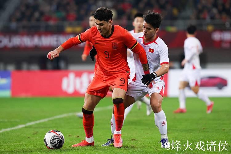 熊猫杯:拜合拉木失单刀 U22国足首战不敌越南队 熊猫杯:拜合拉木失单刀 U22国足首战不敌越南队